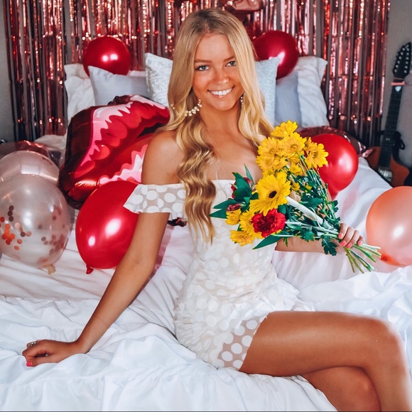 Meet your Posher, Meghan - Picture 2 of 6